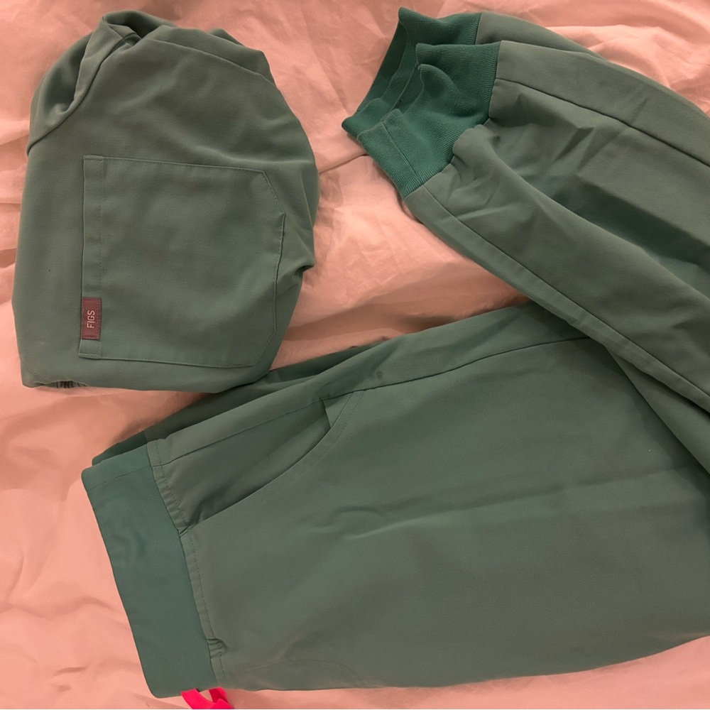 Figs surgical green small petite bottoms small top